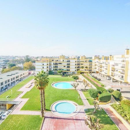 Amazing Private Room In Apartment With Sea Beach View - Pool - Park - Private Condominium - Access To The Beach Oeiras Bagian luar foto