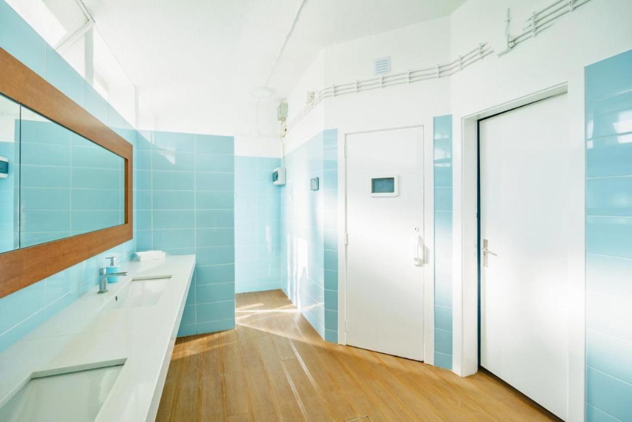 Amazing Private Room In Apartment With Sea Beach View - Pool - Park - Private Condominium - Access To The Beach Oeiras Bagian luar foto